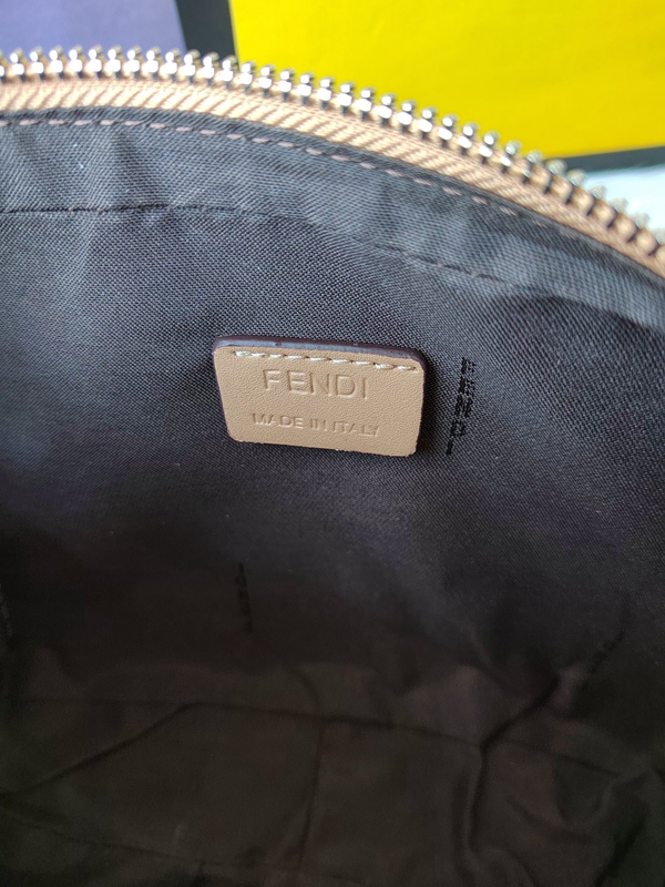 スーパーコピーブランドバッグ着用イメージ